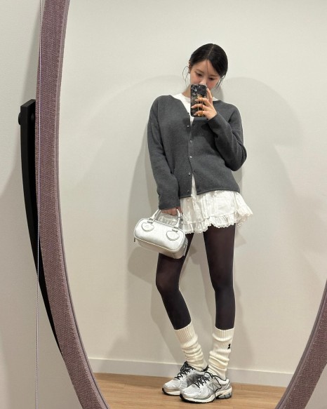 2 8