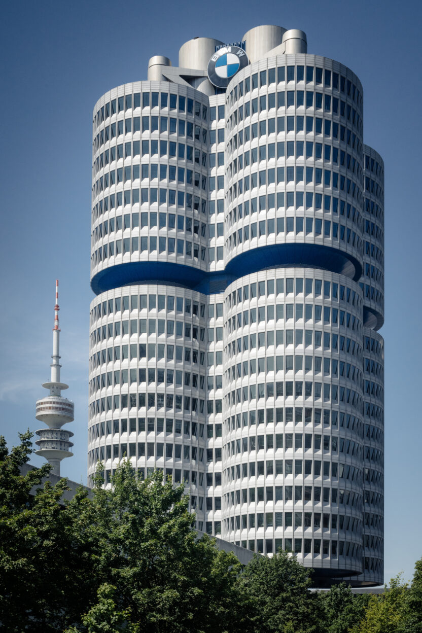 브랜드 첫인상을 결정하는 HQ 건축 디자인 4 6 P90472385 highRes bmw headquarters by