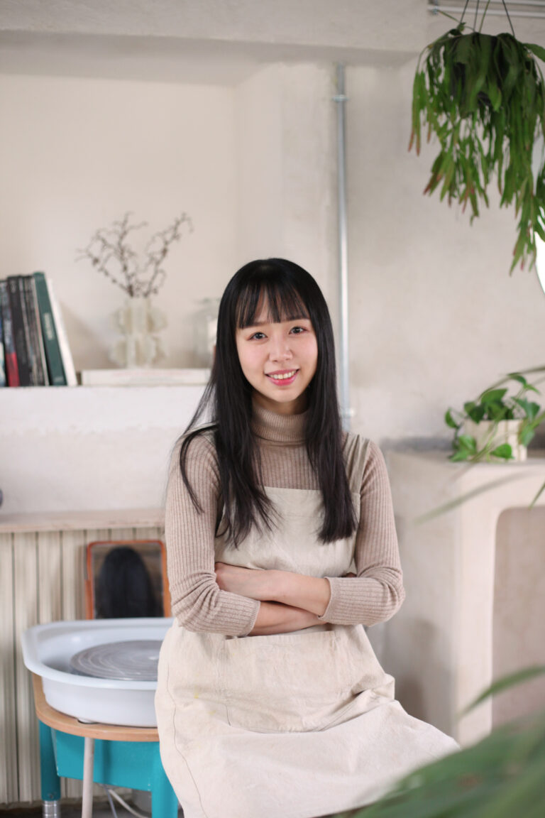 세라믹에 스민 물감의 잔흔, 이니세라믹