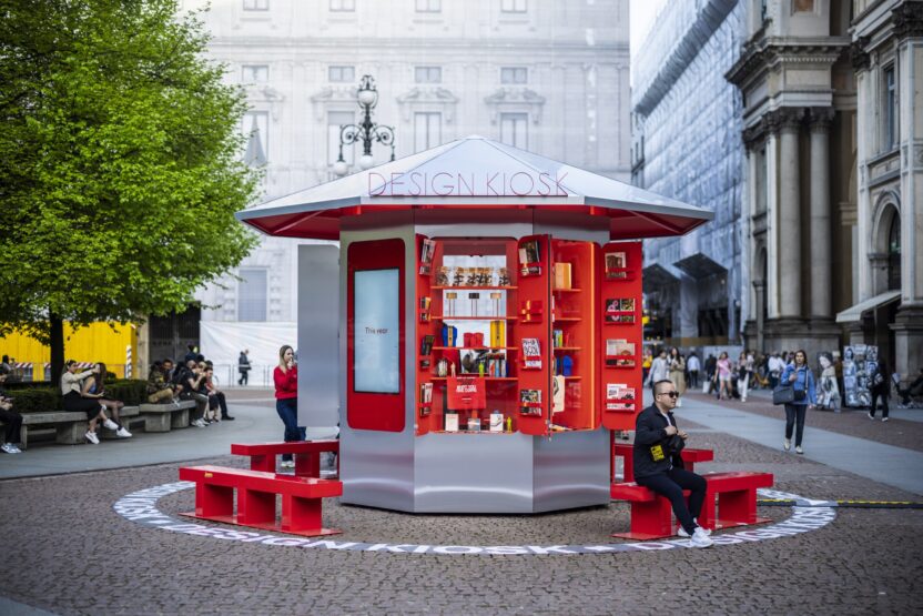 5개의 키워드로 톺아보는 밀라노 디자인 위크 1 13 Design Kiosk Piazza della Scala