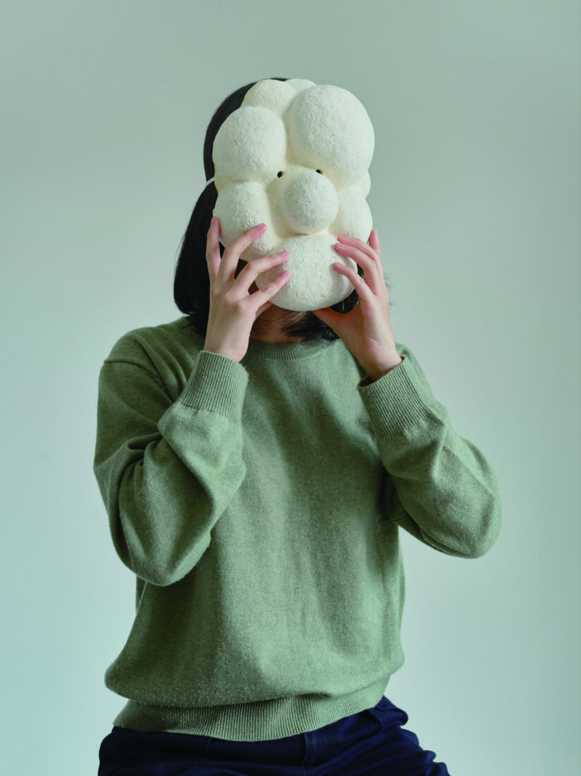 버섯 균사체로 탈을 만든 디자이너, 구오듀오 (Mushroom Mycelium Mask) 1 220328000001158 O