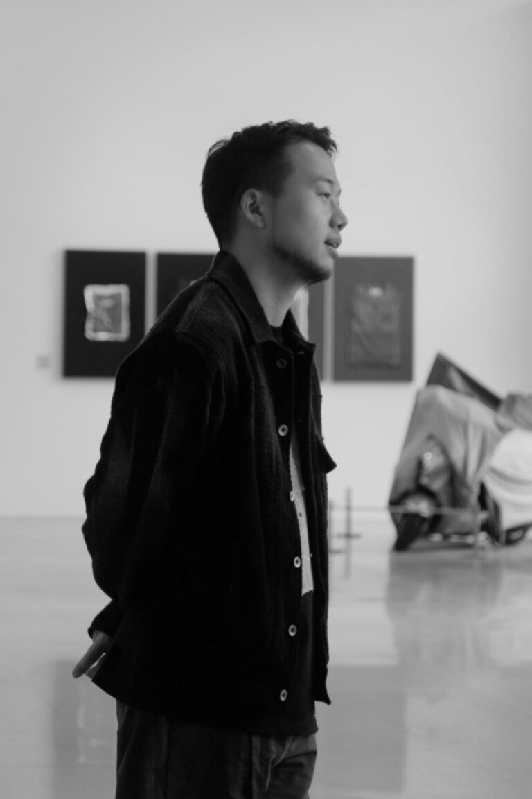 크리에이티브 디렉터: 지용킴의 김지용