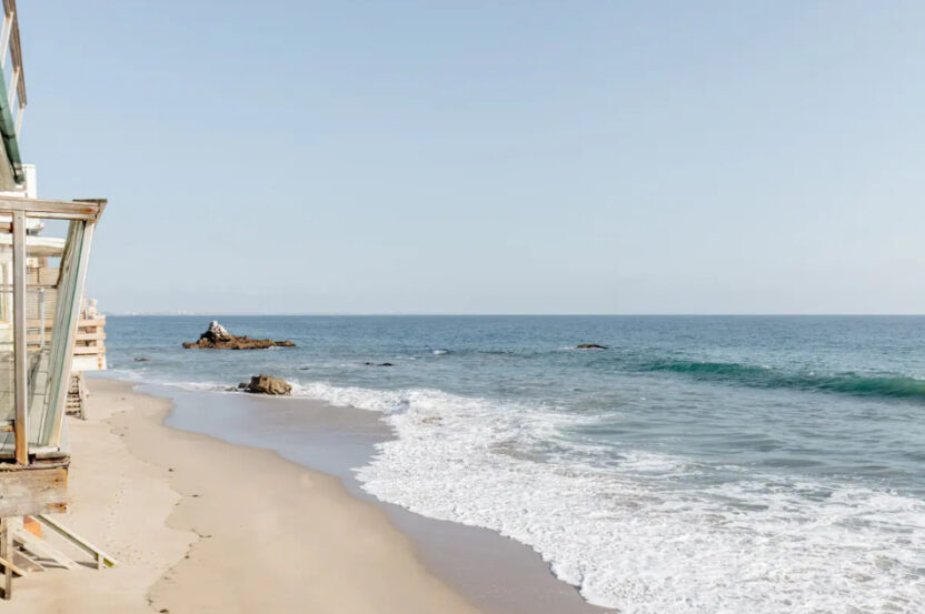 올여름 특별한 콘셉트의 휴가를 보낼 수 있는 숙소 4곳 22 malibu beach 4