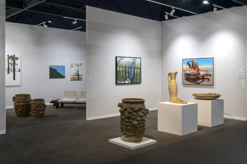 아트 파리 2024 이모저모 2 3 Galerie Loevenbruck. ©Art Paris 2024 Marc Domage