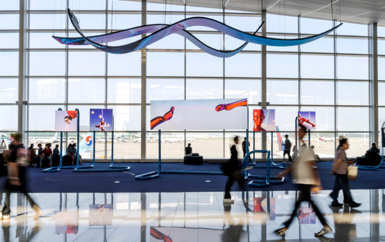 미디어 전시장이 된 인천국제공항, 〈기기 밖의 유령〉
