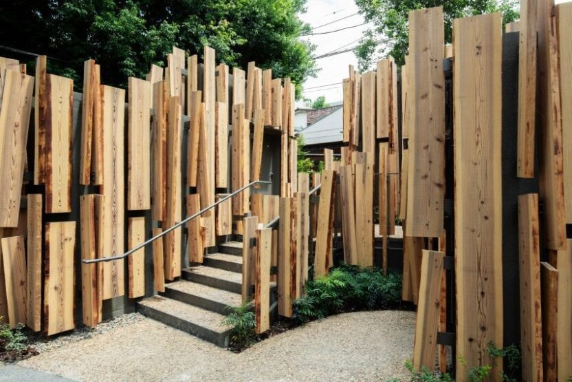 도심을 물들인 건축가의 화장실, 시부야 '도쿄 화장실 프로젝트' 27 kengo kuma tokyo toilet wood dezeen 2364 ss 3 852x568 2