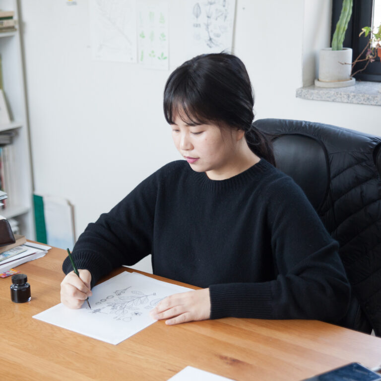 다른 시선으로, 식물세밀화가 이소영