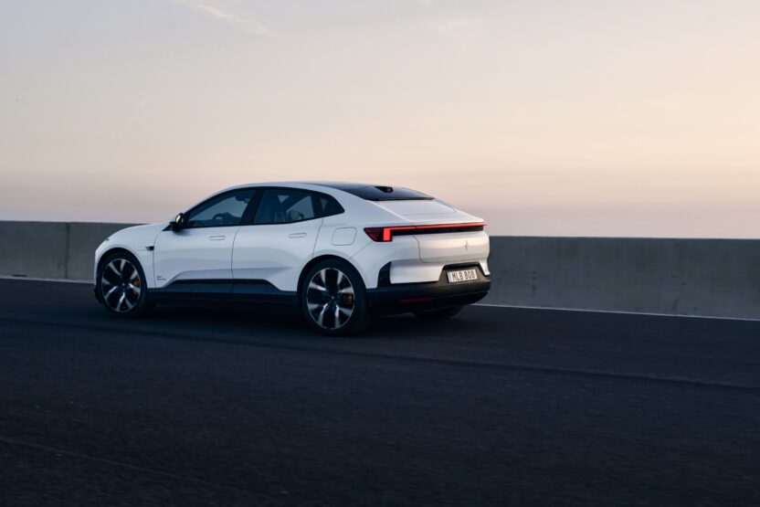 디자인으로 완성한 쿠페형 전기 SUV, 폴스타4 6 KakaoTalk 20240814 154544312 01