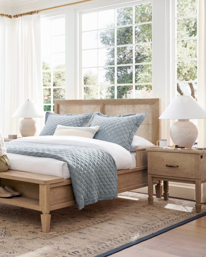 이동이 불편한 사람들의 일상 생활을 돕는 가구 디자인 11 Pottery Barn 11