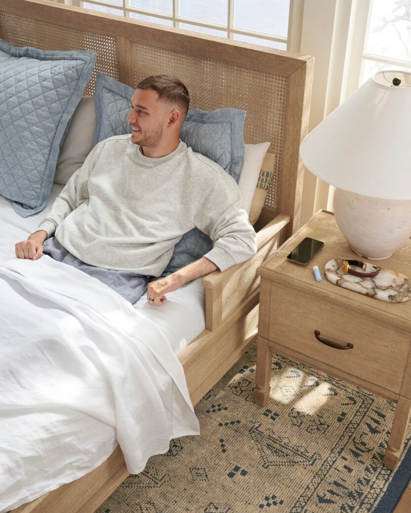 이동이 불편한 사람들의 일상 생활을 돕는 가구 디자인 4 Pottery Barn 4
