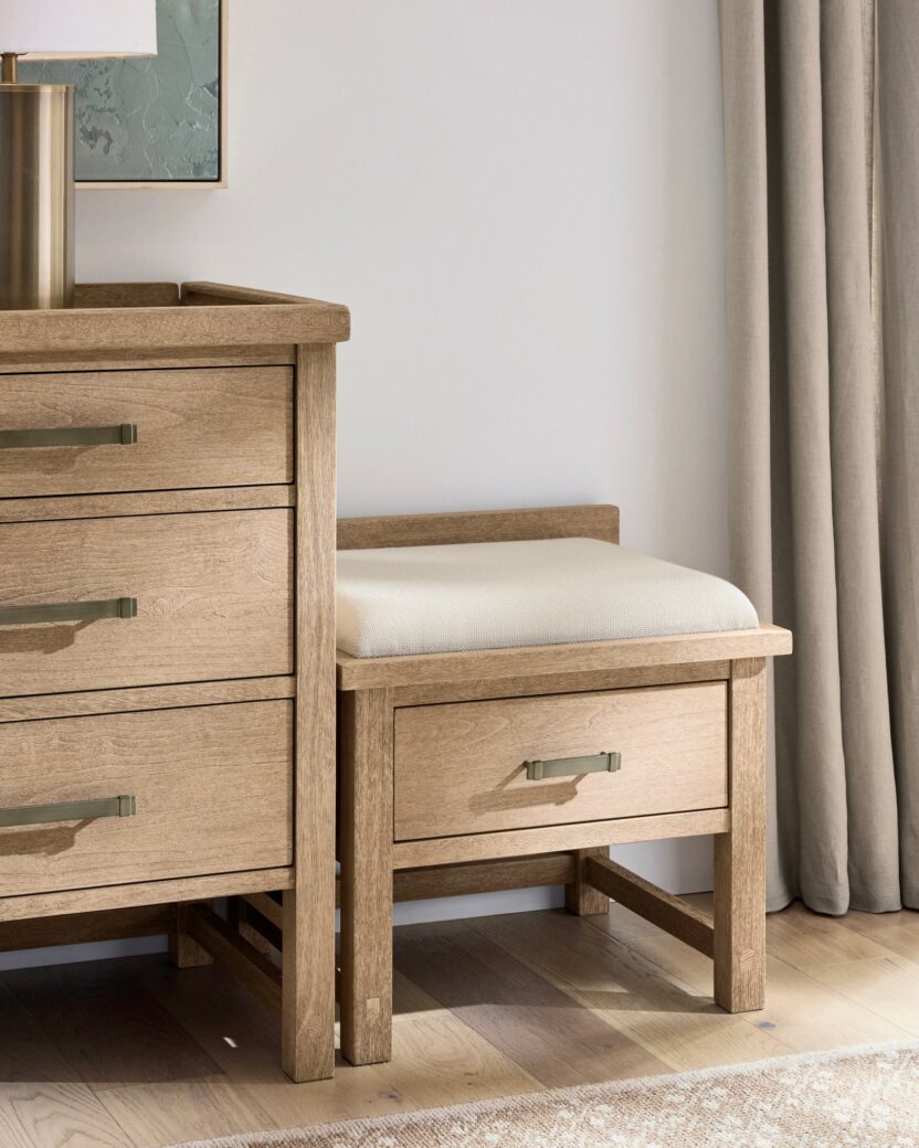 이동이 불편한 사람들의 일상 생활을 돕는 가구 디자인 8 Pottery Barn 8