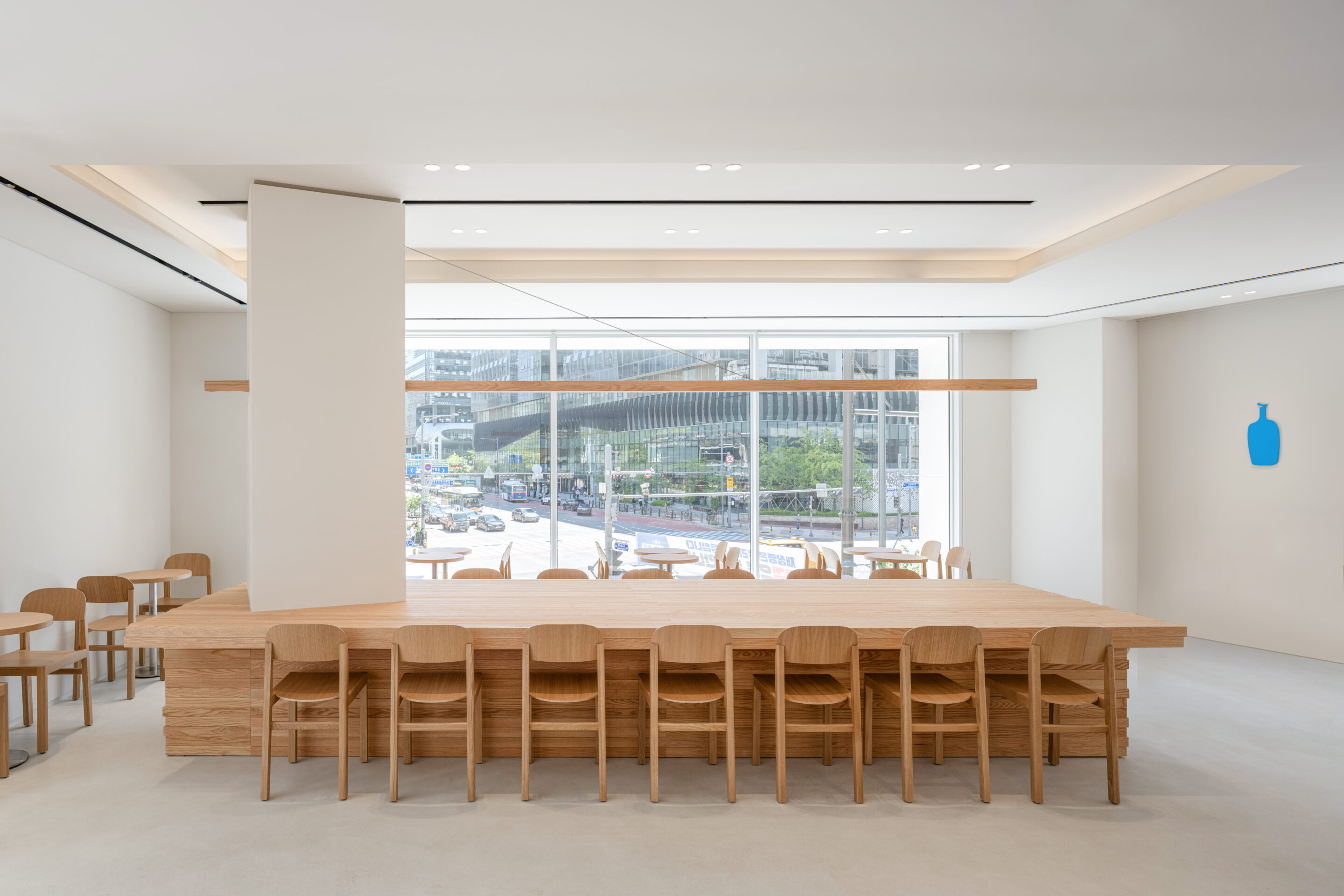 쉼을 위한 넉넉한 여백, 블루보틀 판교점 4 BLUE BOTTLE 016 1