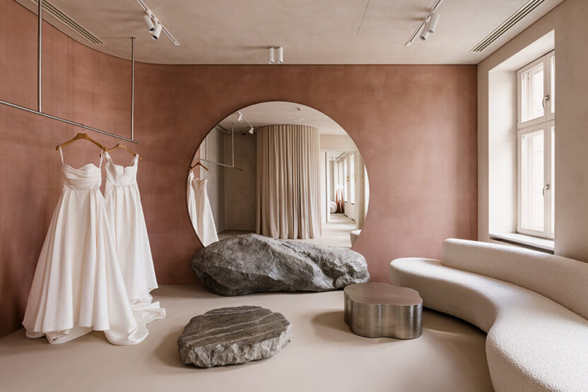 스탠리 큐브릭 영화에서 영감 받은 웨딩드레스 숍 12 balbek bureau milla nova designboom 14