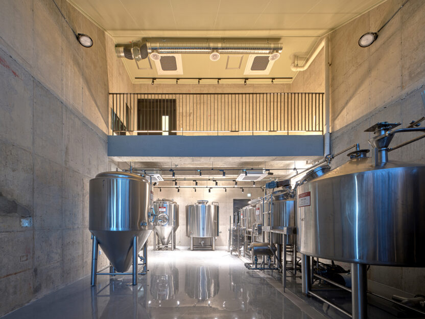 소나무 숲속 벽돌로 지은 맥주 양조장, ASLA Brewing Company 2 17 Brewing Rm