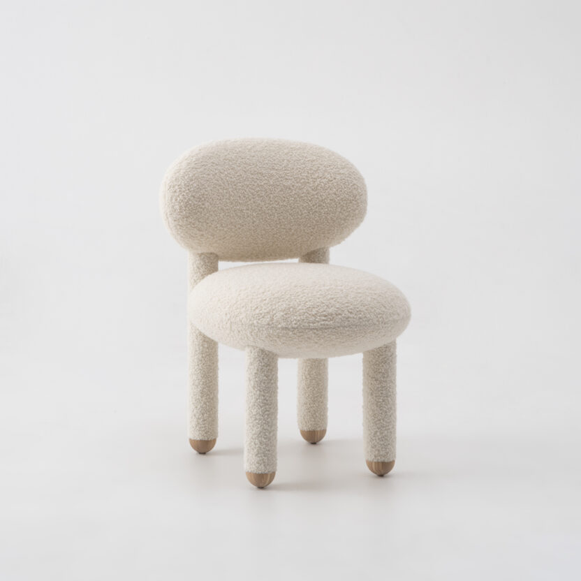 공간에 대한 철학을 품은 의자 3 Flock chair CS1 by NOOM 1