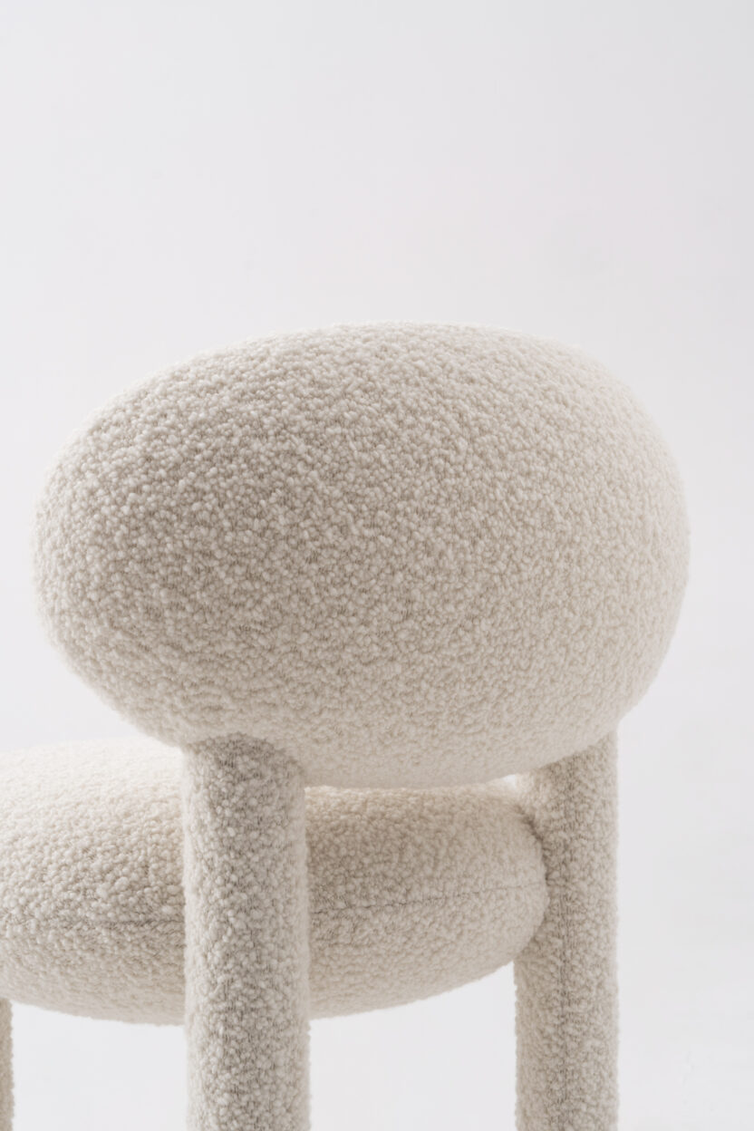 공간에 대한 철학을 품은 의자 4 Flock chair CS1 by NOOM 7