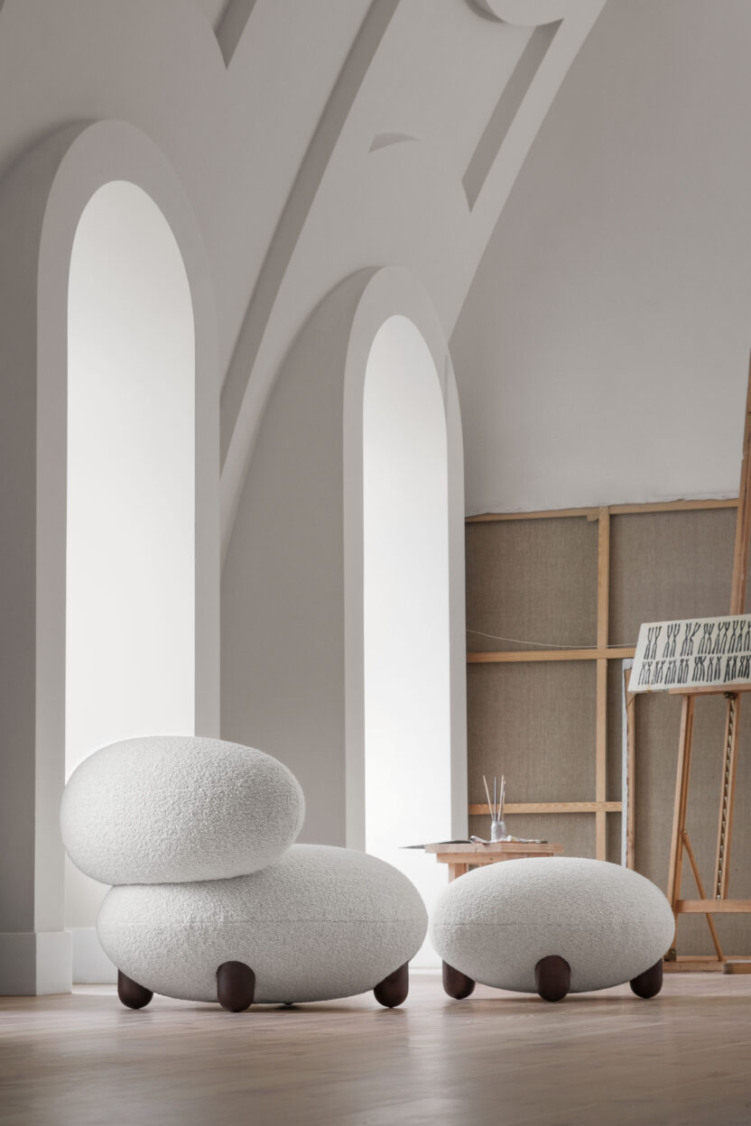 공간에 대한 철학을 품은 의자 5 Lounge Chair Flock by NOOM Interior 1