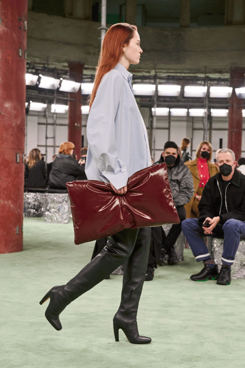 2025 패션위크가 기대되는 이유 14 00035 bottega veneta fall 2022 ready to wear milan credit alessandro lucioni imaxtree