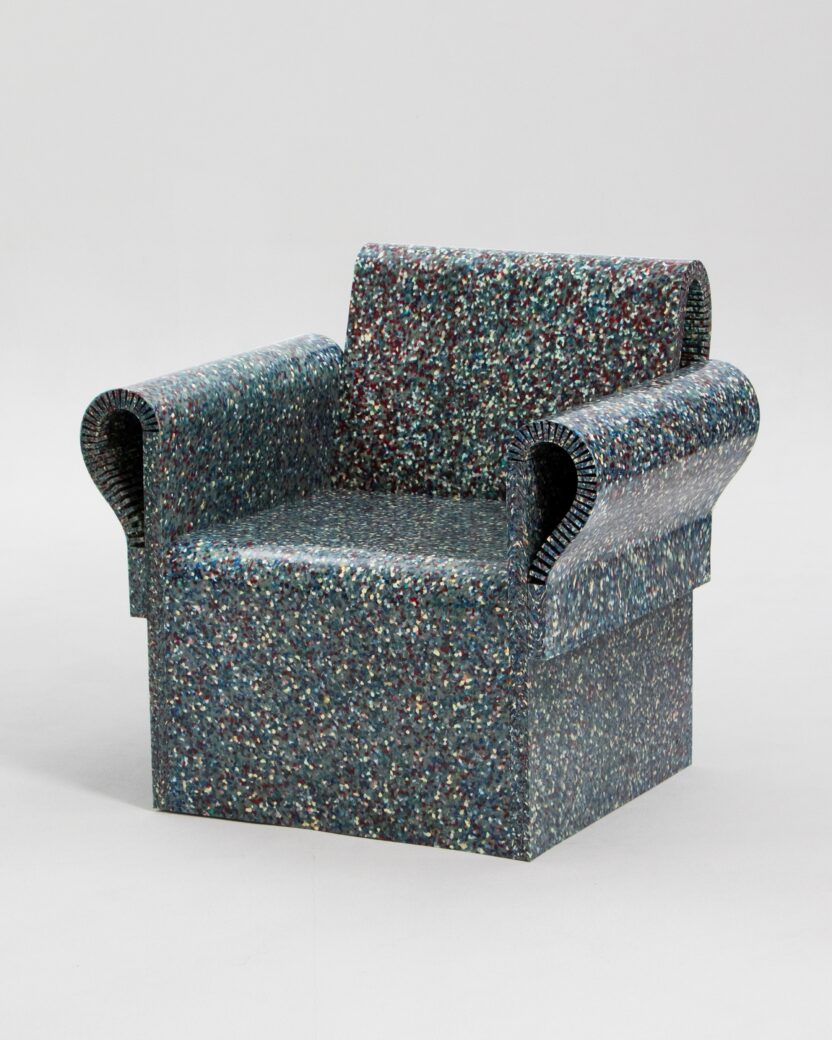 4. FOLD PLASTIC SOFA 2 1