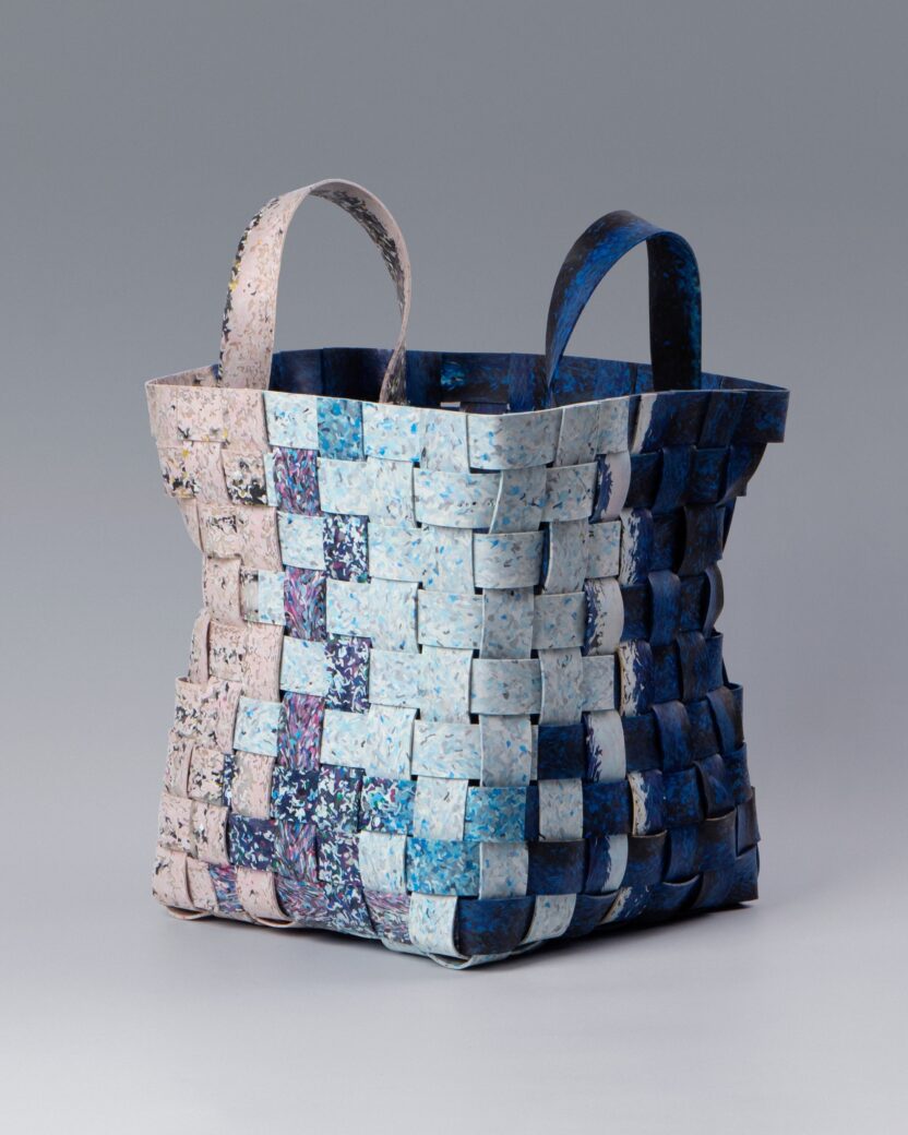 5. WEAVE PLASTIC BASKET 1 1