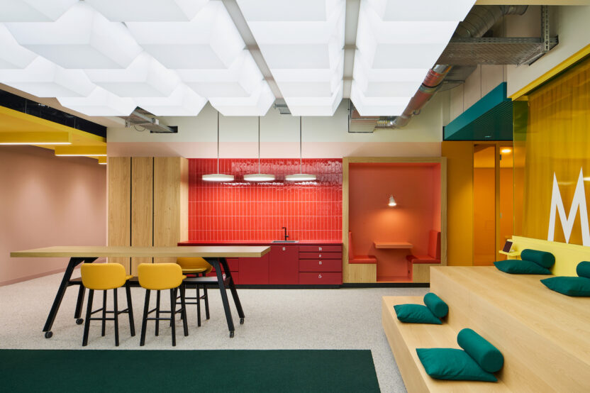 윌리웡카의 초콜릿 공장이 떠오르는 개성 있는 유럽 오피스 3 ritter sport office Ippolito Fleitz Group 10